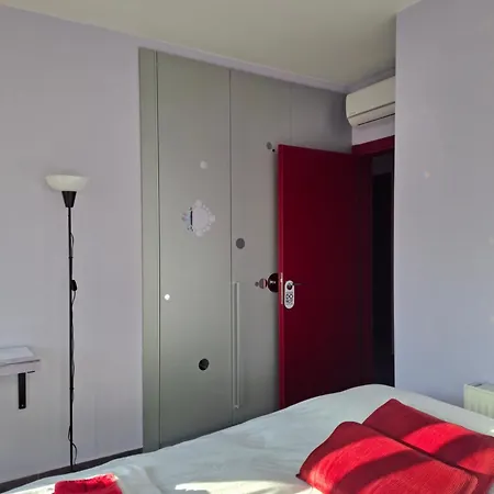Private In Shared Downtown