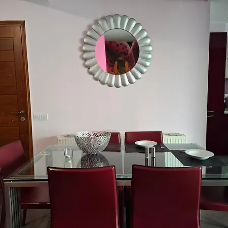 Private In Shared Downtown *